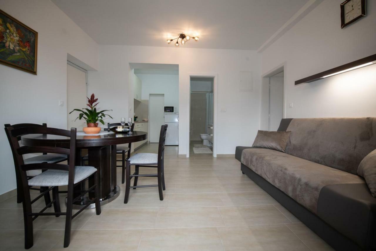 Apartments Stella โอปาติยา ภายนอก รูปภาพ